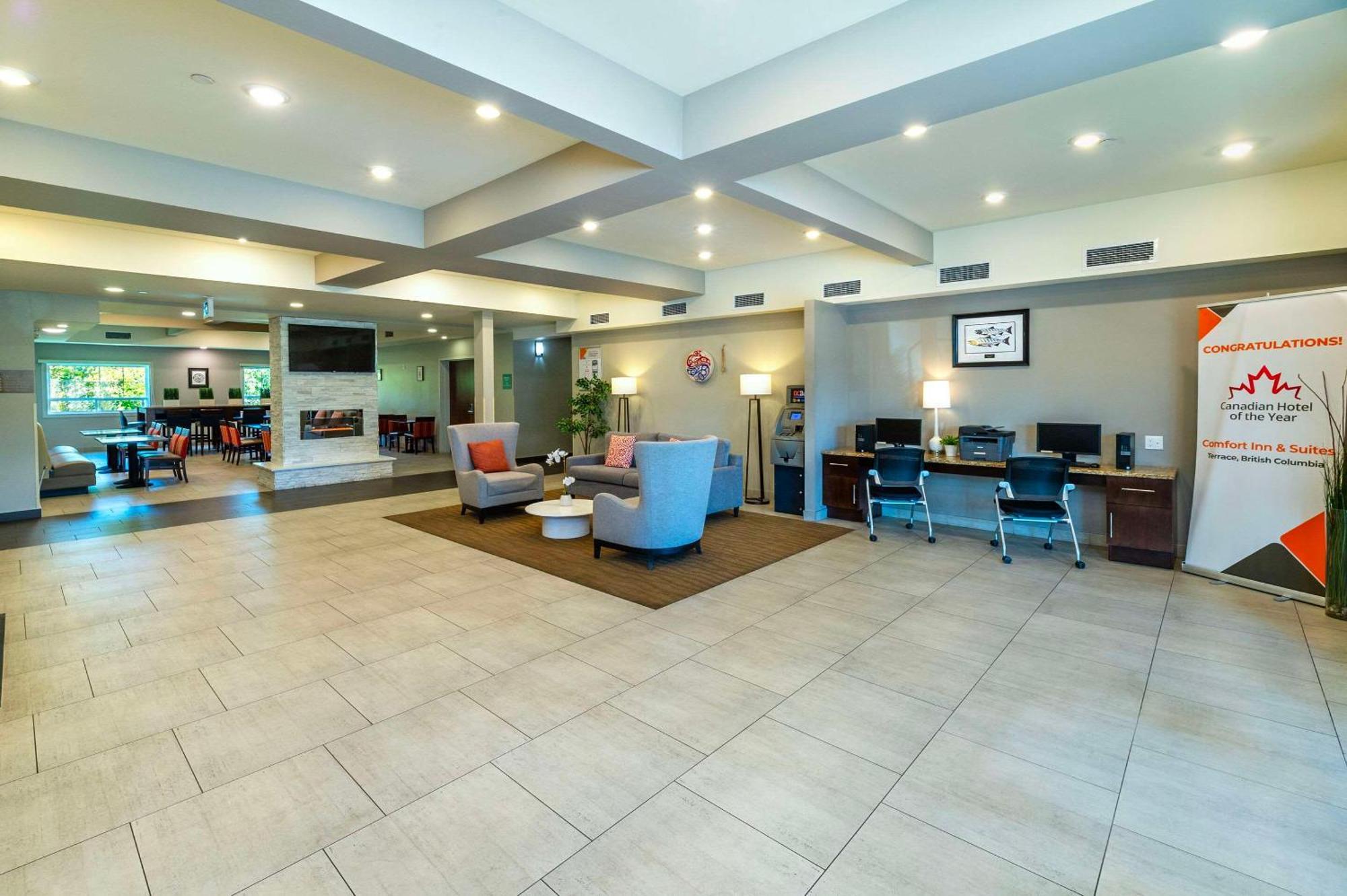 Comfort Inn & Suites Terrace Exterior photo