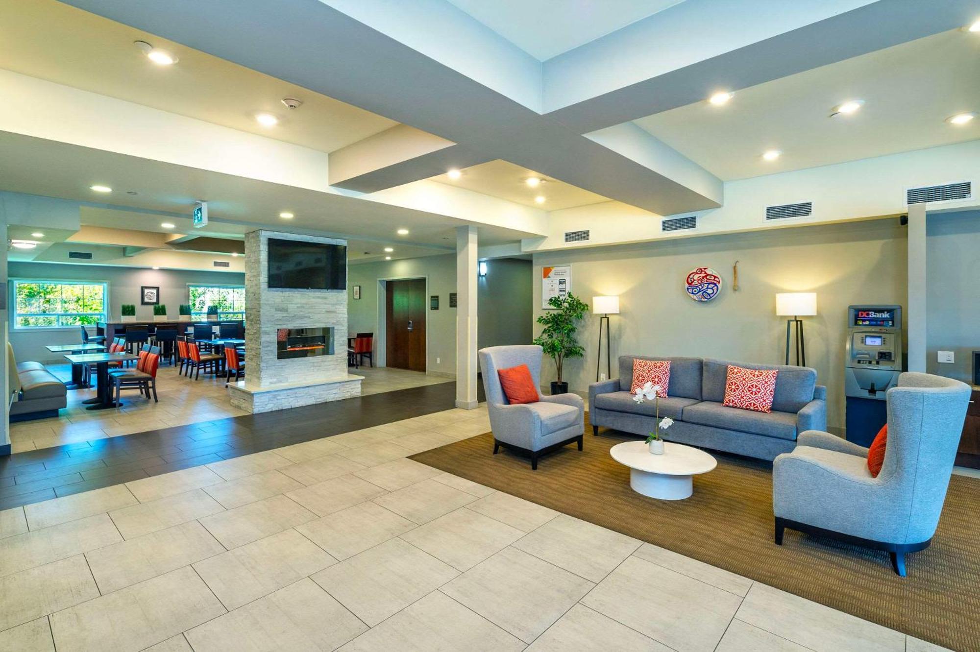 Comfort Inn & Suites Terrace Exterior photo