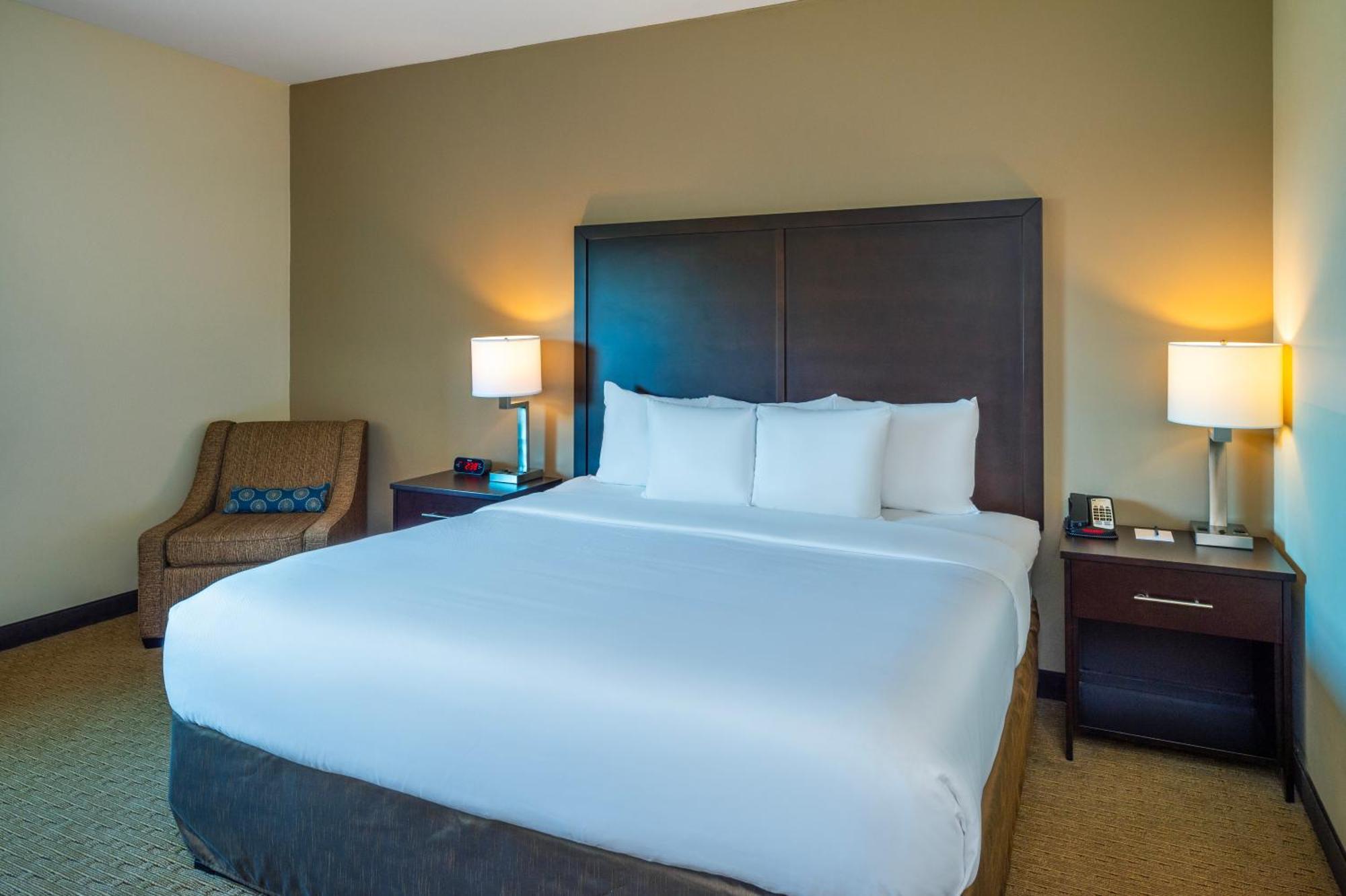 Comfort Inn & Suites Terrace Exterior photo
