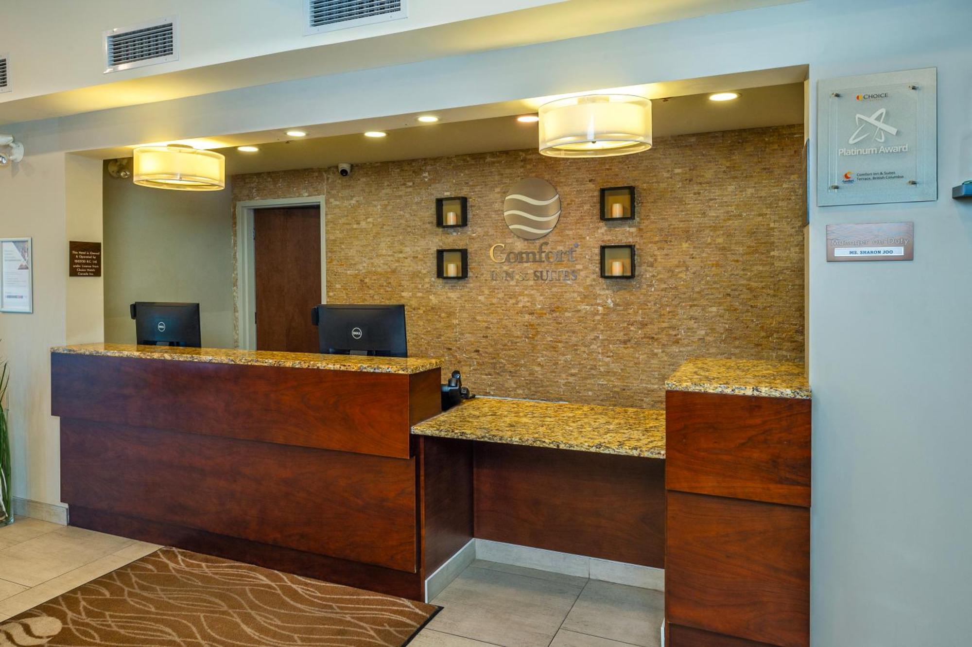 Comfort Inn & Suites Terrace Exterior photo